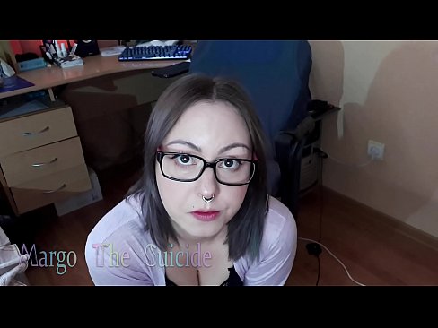 ❤️ Neska sexy betaurrekoekin dildoa zurrupatzen du kameraren aurrean ❤️ Super pornoa %eu.xxx050890.ruan ☑