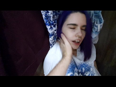 ❤️ Nire ahizpa armairuan aurkitu eta lagundu zion esperma ❤️ Super pornoa %eu.xxx050890.ruan ☑